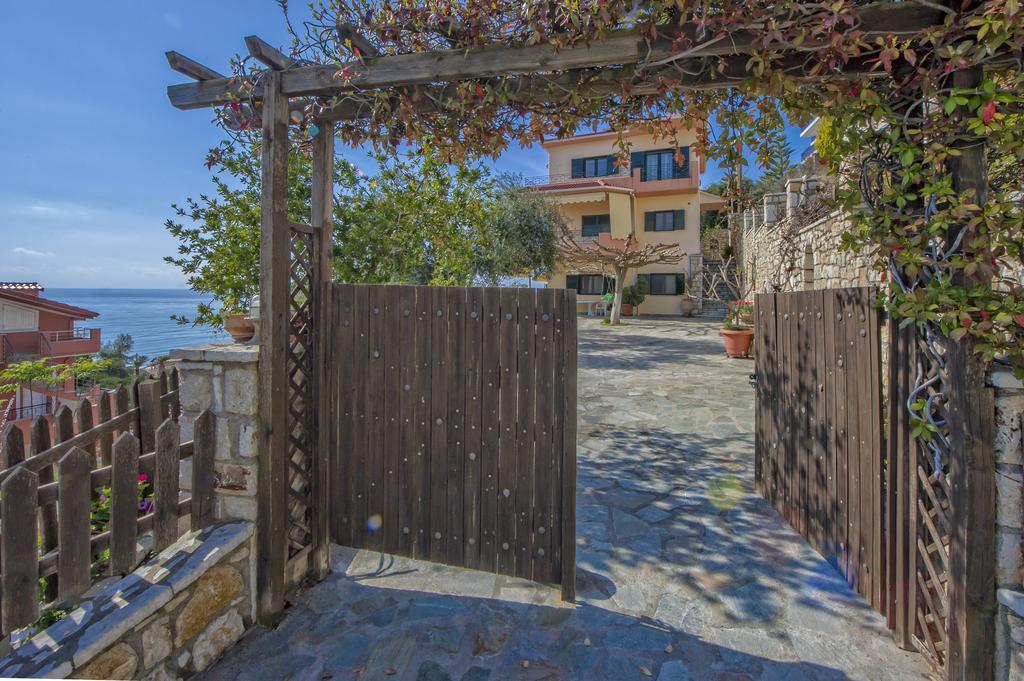 Villa Giovanni Paralia Vrachou Exterior photo